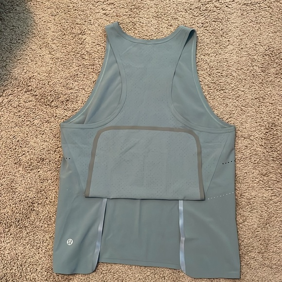 Ladies Lululemon running tank EUC - Picture 3 of 4